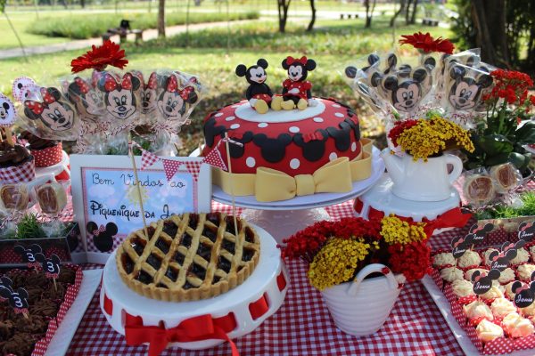 Piquenique da Minnie e do Mickey