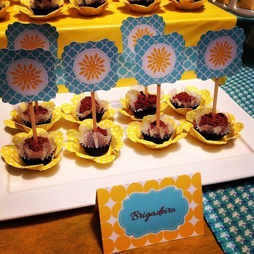 Festa 70 Anos: Amarelo e Azul Tiffany