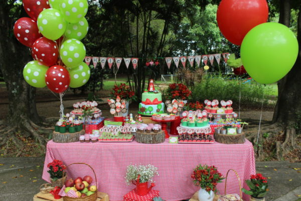 Bolo Decorado - Aniversário de Chapeuzinho Vermelho