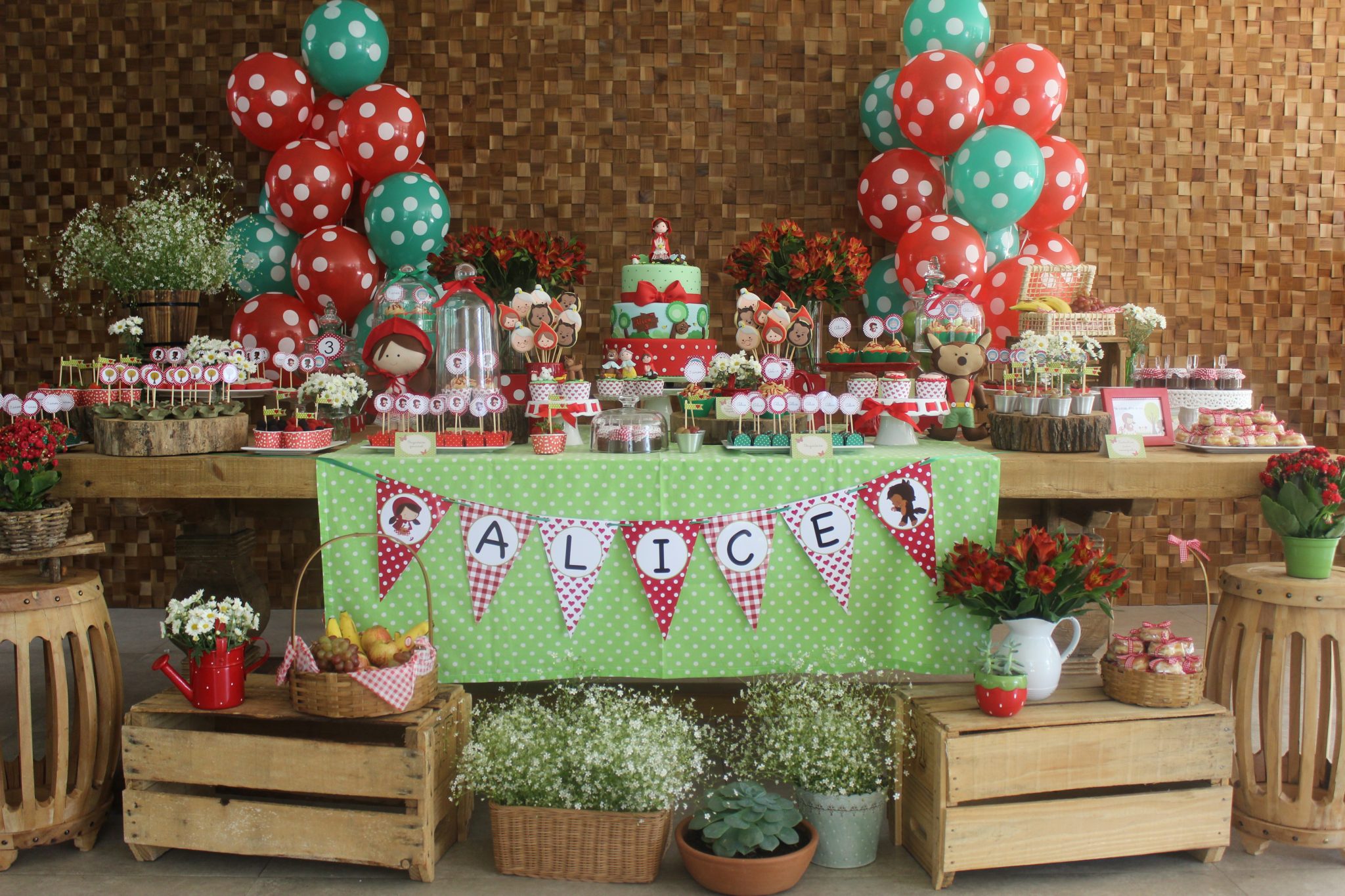 Chapeuzinho vermelho  Festa infantil chapeuzinho vermelho, Bolo da chapeuzinho  vermelho, Decoraçao chapeuzinho vermelho