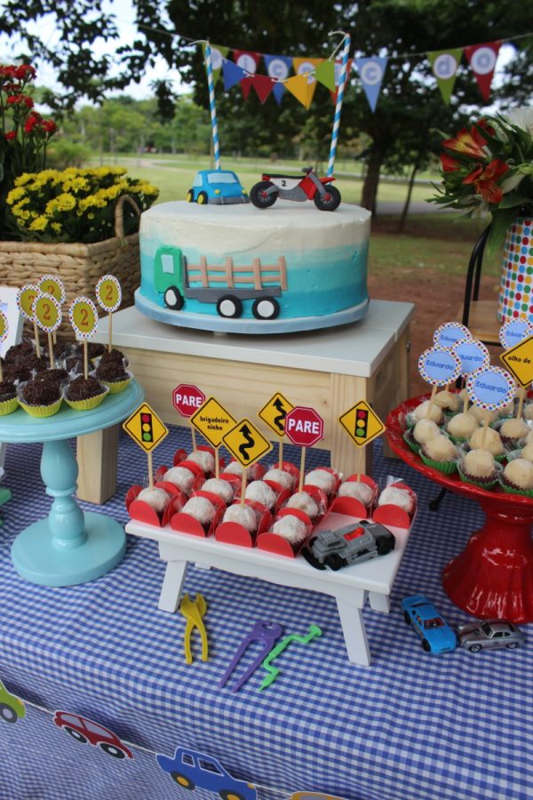 Picnic de Carrinho e Caminhão