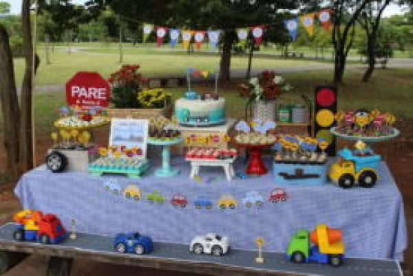 Picnic de Carrinho e Caminhão